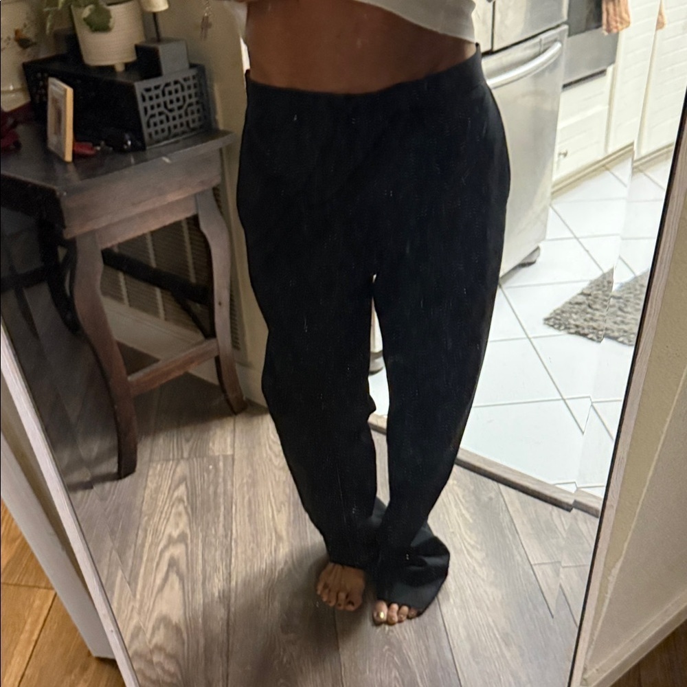 Men's Black Pants 32 x32 oversized on women